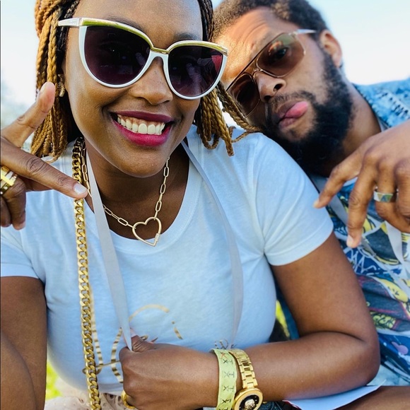 Sale end March20th LOLA HEART SCREW LOCK NECKLACE – GOLD - Picture 4 of 4